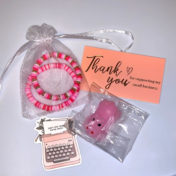 Pink two piece clay bead bracelet set - Picture 3 of 3